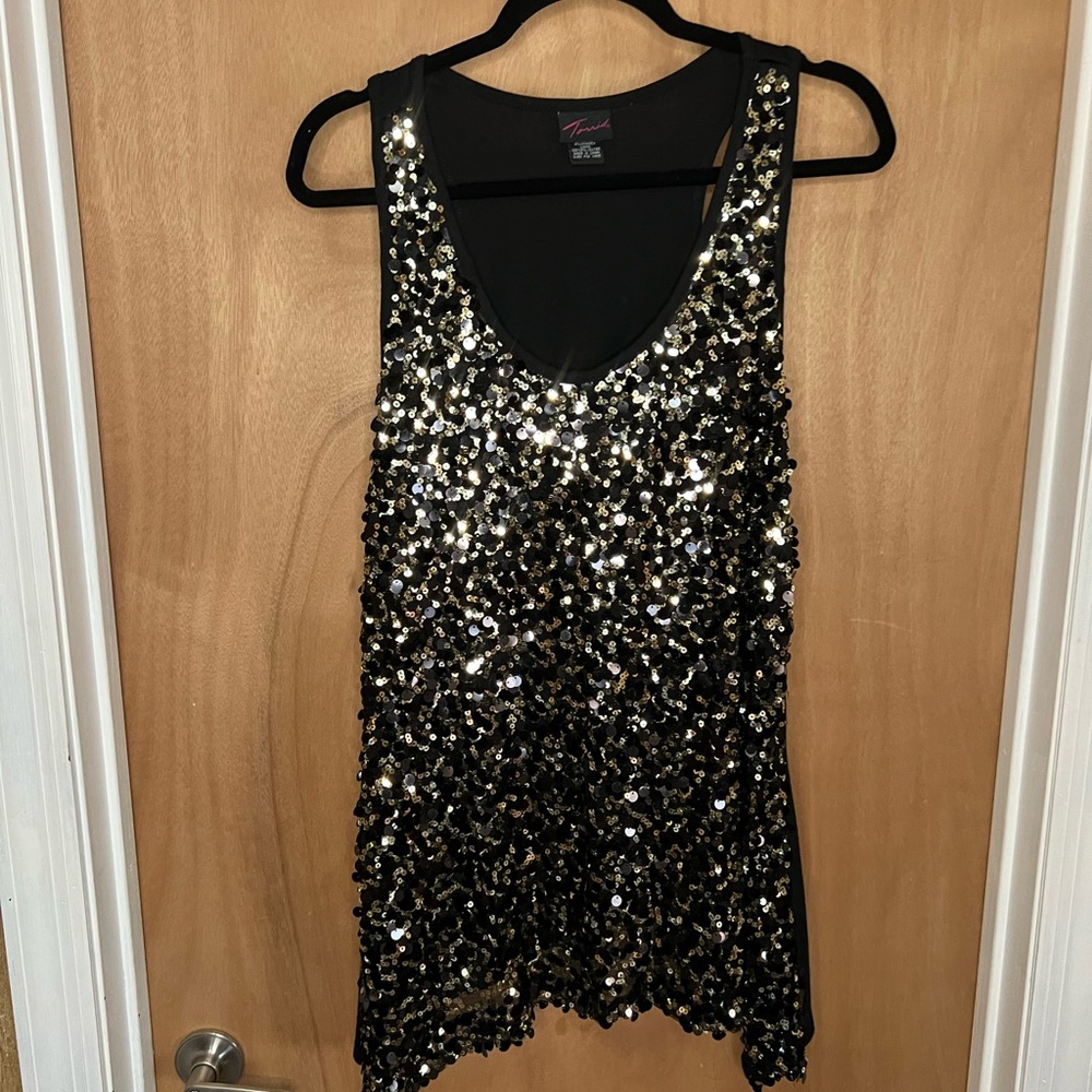 Sequin tank